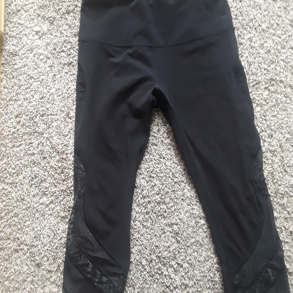 Lululemon workout leggings capri length - size 8